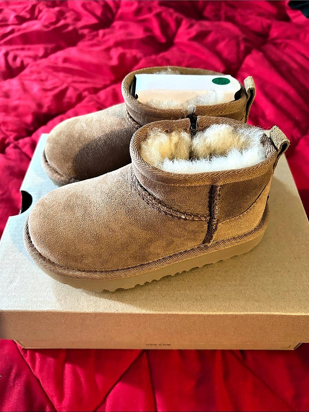 UGG Classic Ultra Mini Brown US 9 NWT